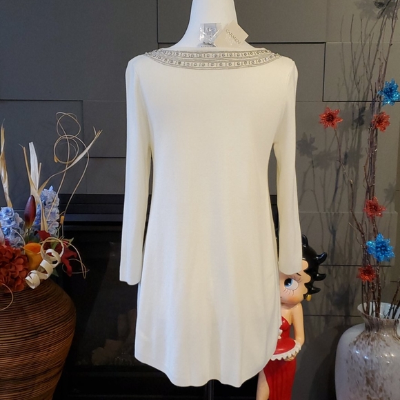 NWT Carmen Marc Valvo Designer  Sweater - Picture 2 of 9